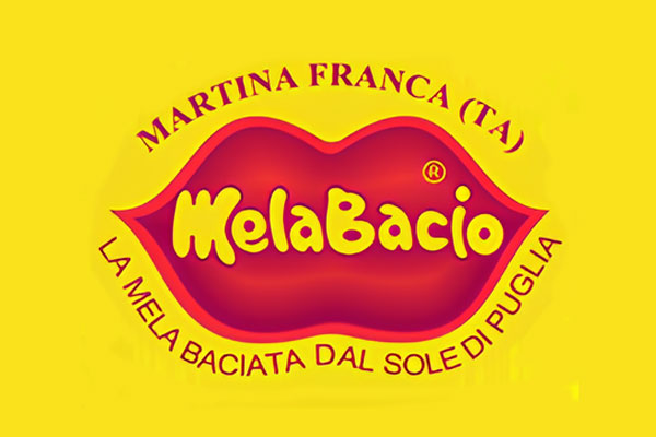 mela bacio
